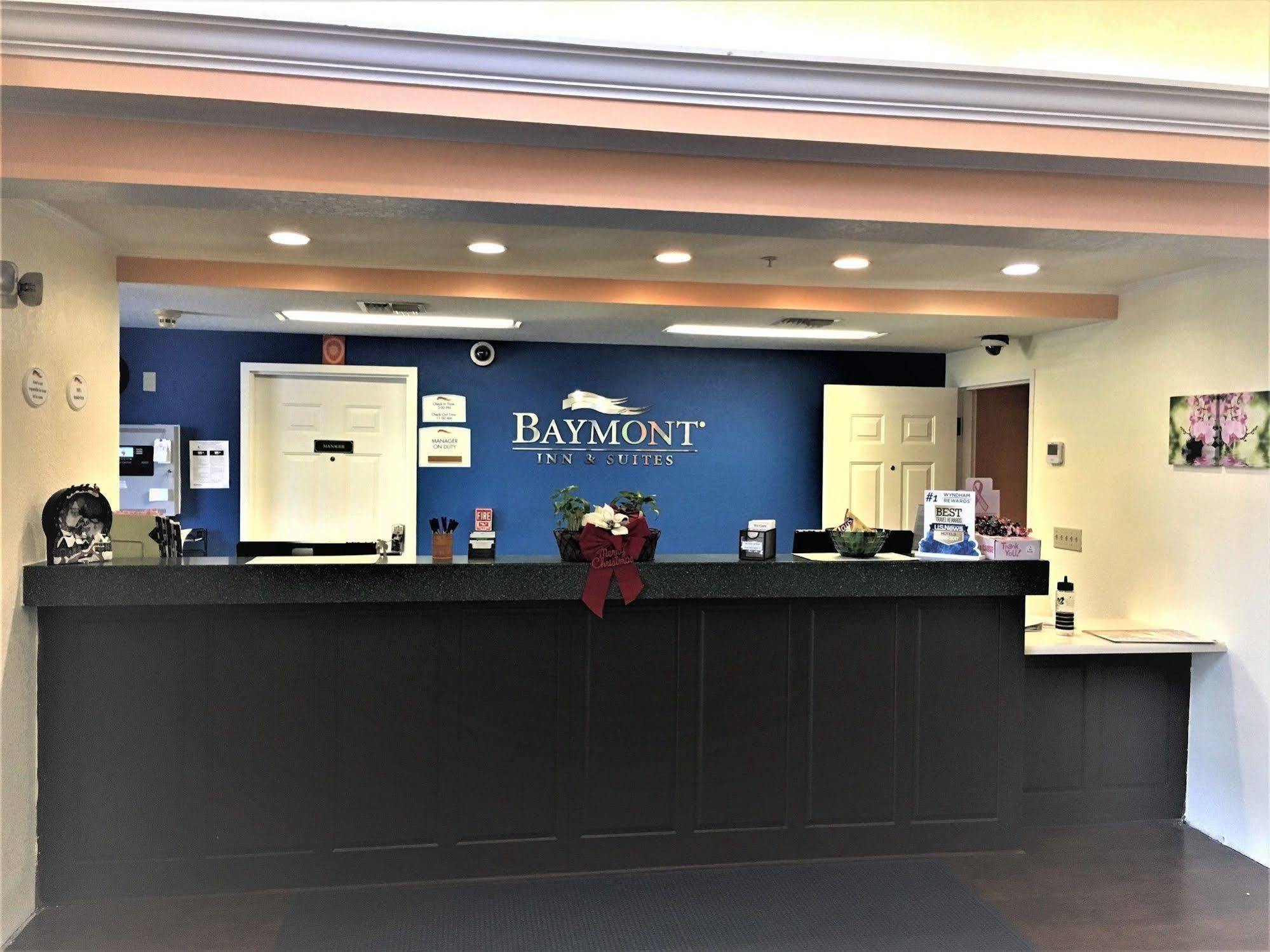 Baymont By Wyndham Lakeland Hotel Exterior photo